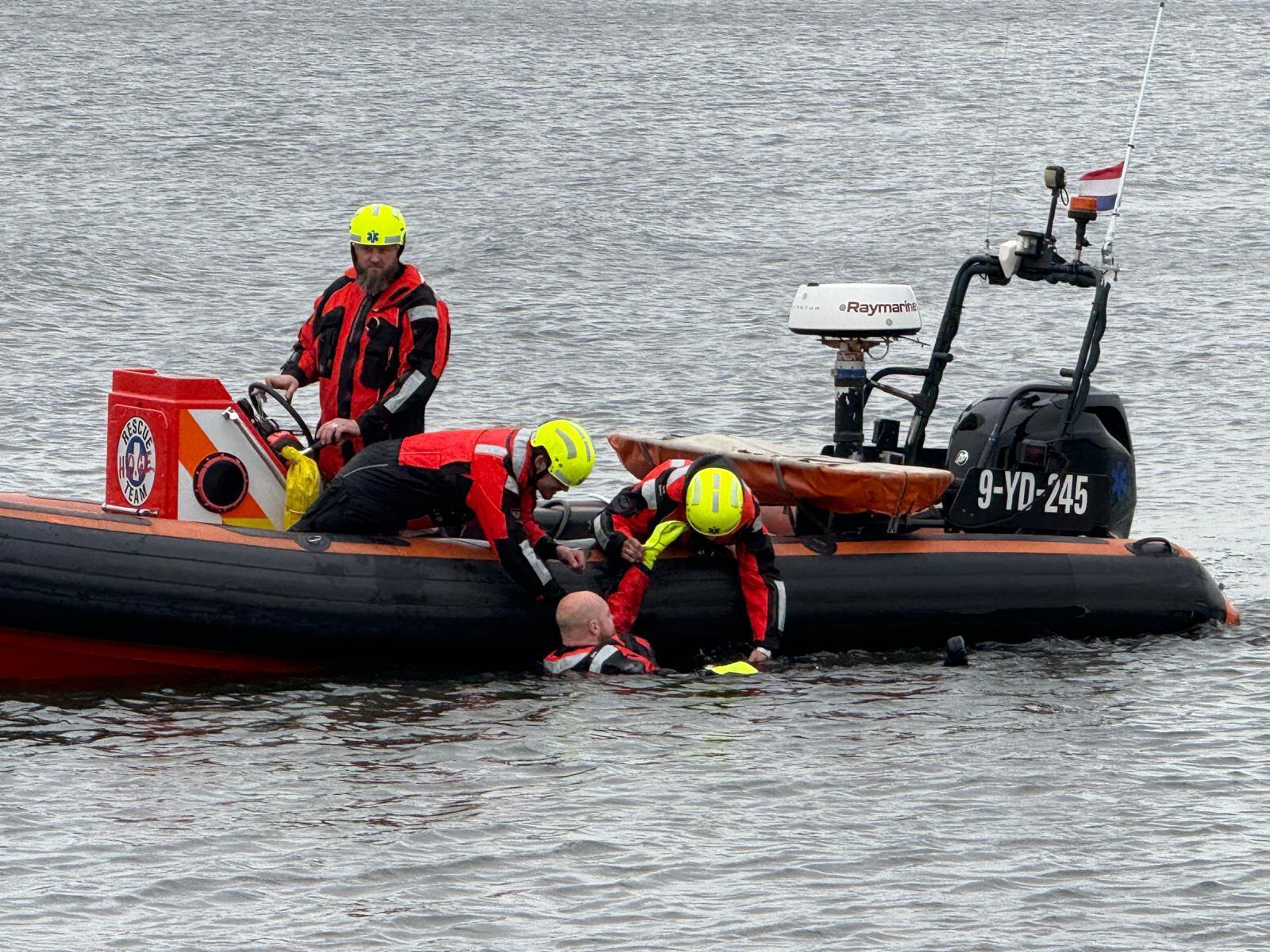 Reddingsboot op het water